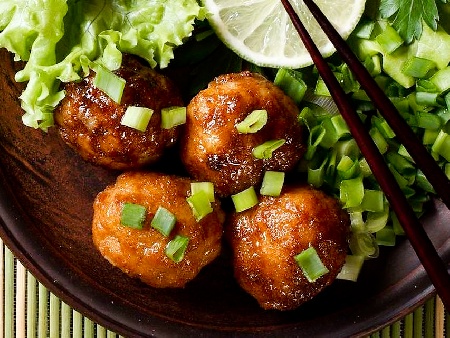 Бързи и лесни печени пилешки кюфтета на фурна по азиатски - снимка на рецептата